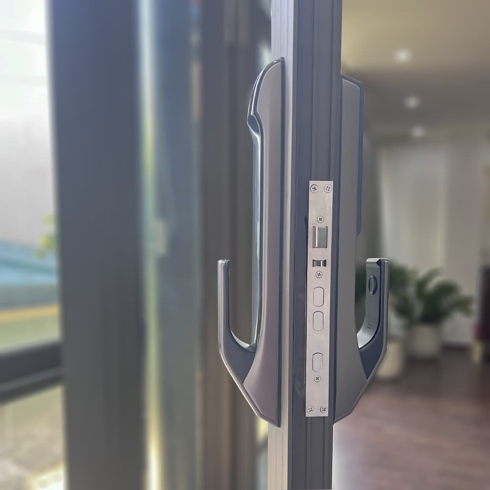 khóa vân tay archer a6s được lắp hoàn thiện cho khách hàng