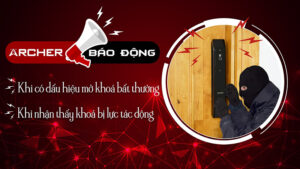 Khi có người cố tình cạy cửa, khóa sẽ phát ra báo động