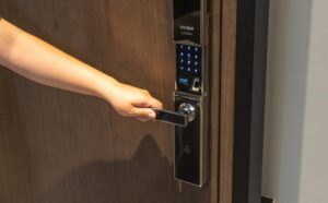 Cửa tự khóa sở hữu nhiều ưu điểm hấp dẫn
