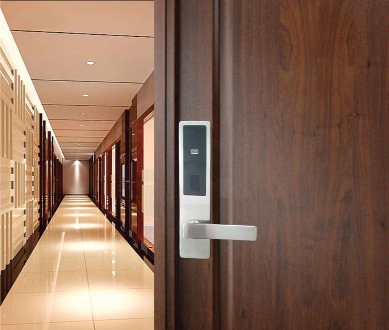 Khóa chốt có chi phí thấp hơn khóa từ khách sạn.