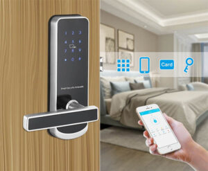 Mở khóa cửa vân tay bằng thiết bị thông minh